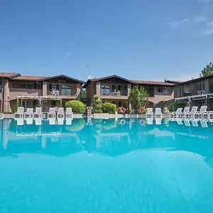 Villaggio Turistico Lugana Marina Aparthotel